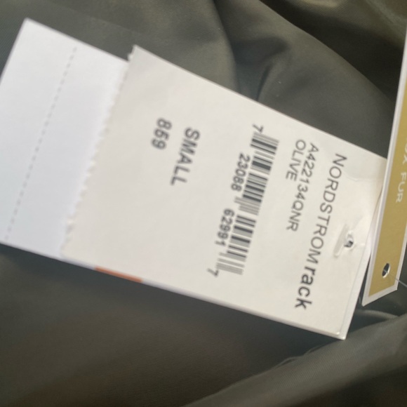 Brand new with the tags - Picture 3 of 4